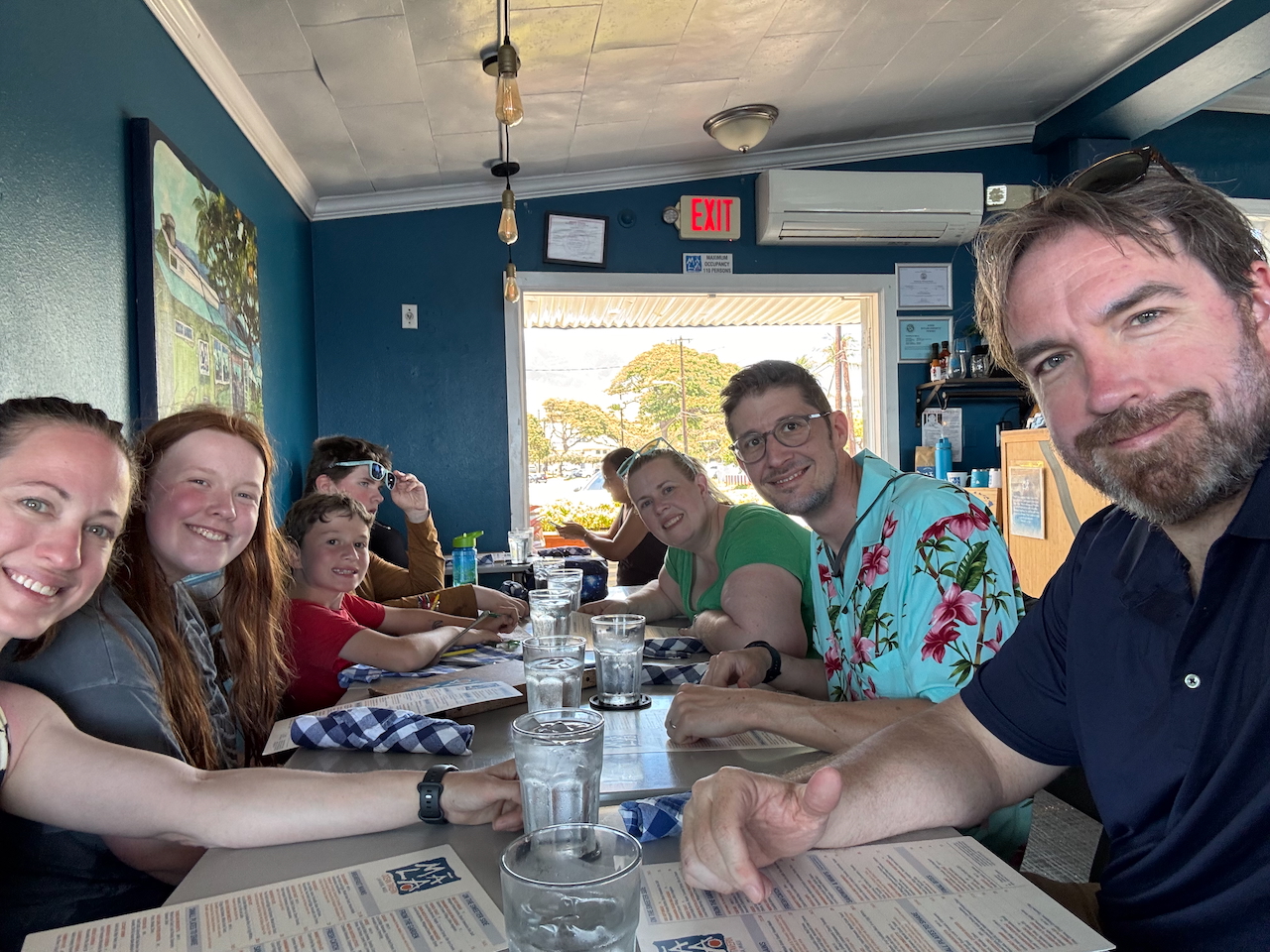 Family lunch in Maui restaurant.